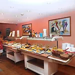 Center By Umbral פורטימאו