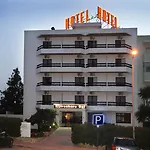 Center By Umbral מלון