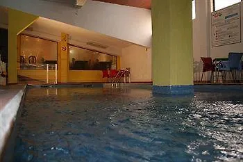 Center מלון