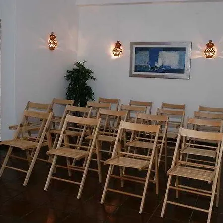 Center מלון