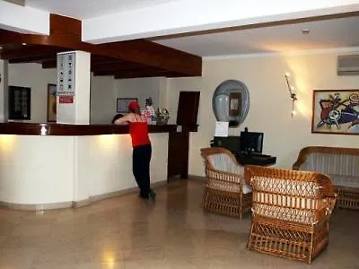 Center מלון