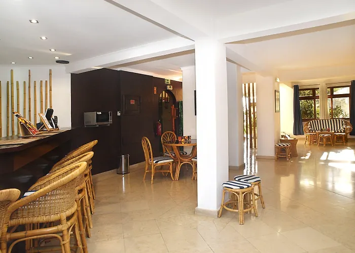 Center By Umbral Hotell 2*